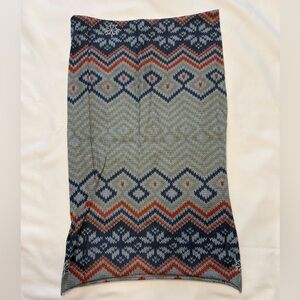 Geometric Salt Armour Neck Gaiter in Blue and Red